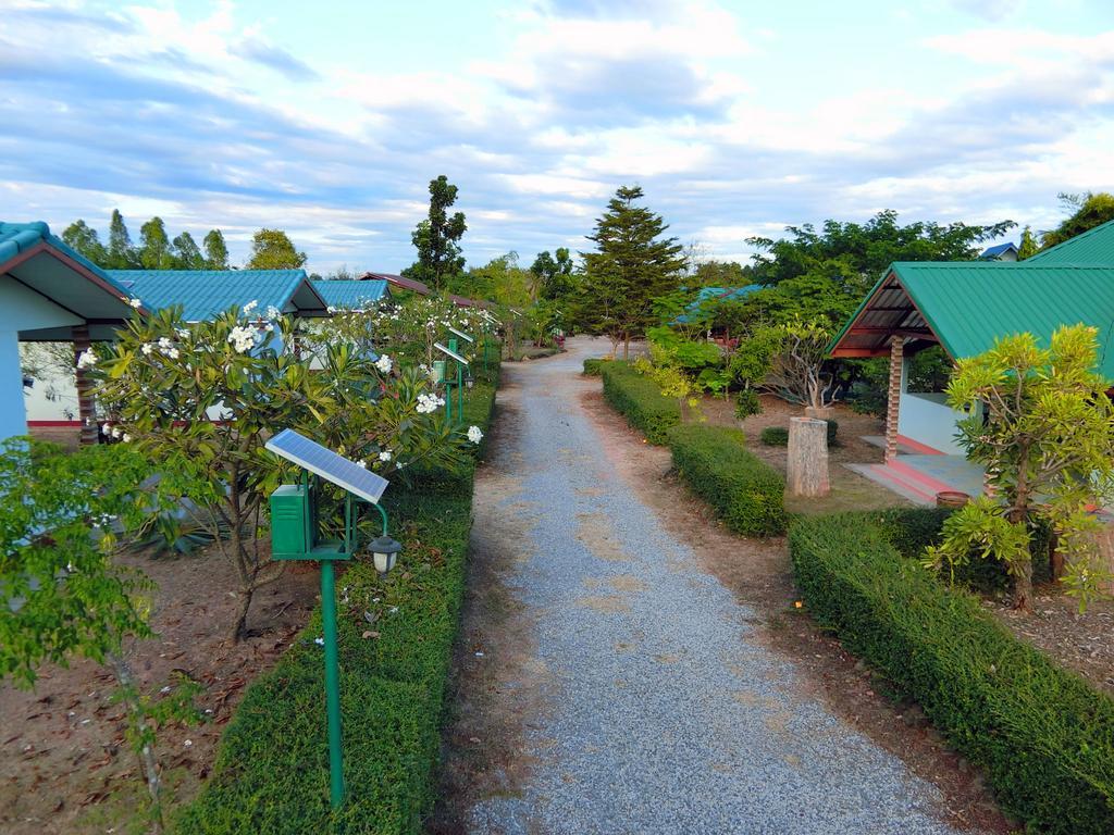 Eidi Homestay Nong Kung Si Exterior foto