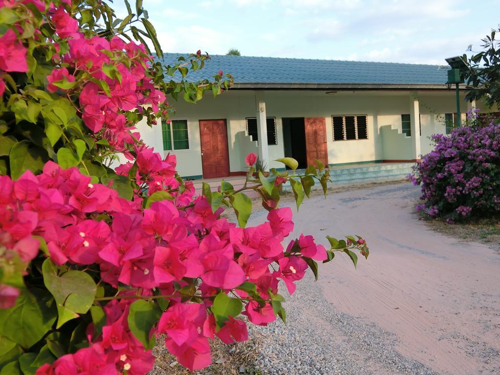 Eidi Homestay Nong Kung Si Exterior foto