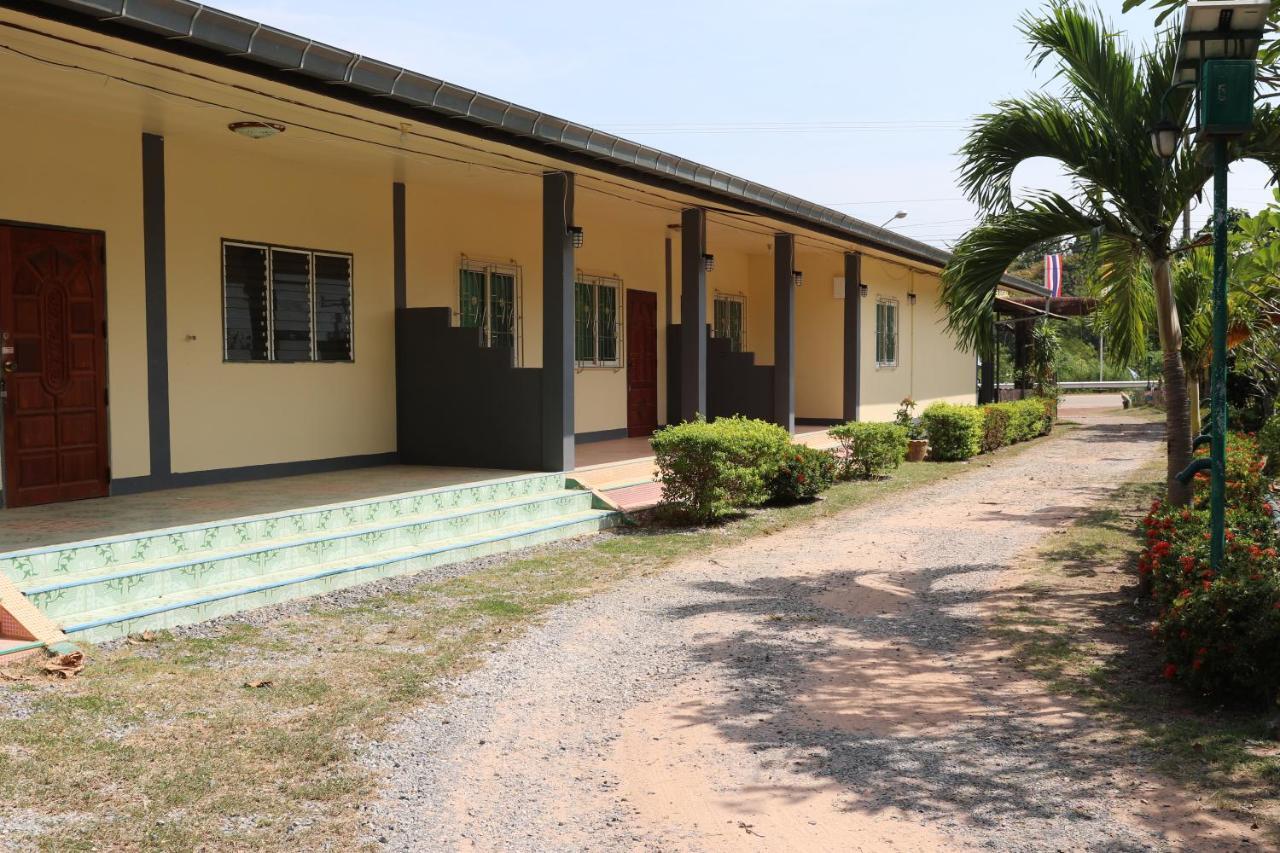 Eidi Homestay Nong Kung Si Exterior foto